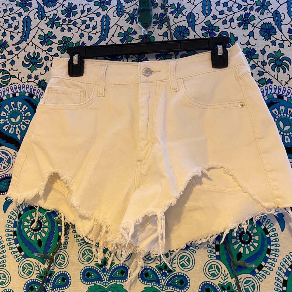 Forever 21 white denim shorts size 26